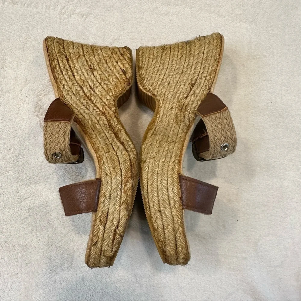 EU Maurice’s Colin Stuart Lenny Up Front Tan Buckle Platform Sandal, Y2K Slip-on